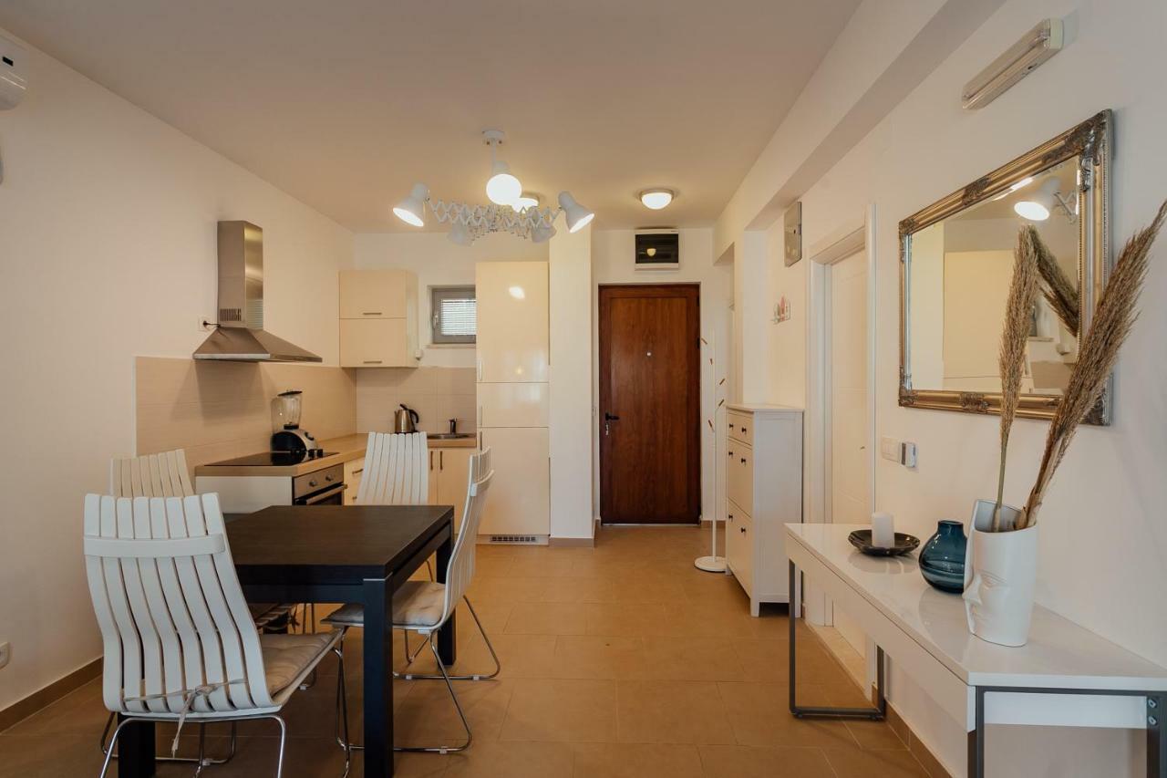 Appartamento Acacia Hill A3 Ðenovići Esterno foto