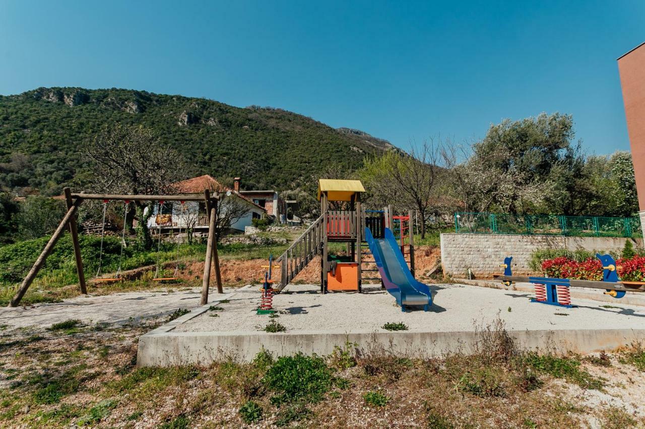 Appartamento Acacia Hill A3 Ðenovići Esterno foto